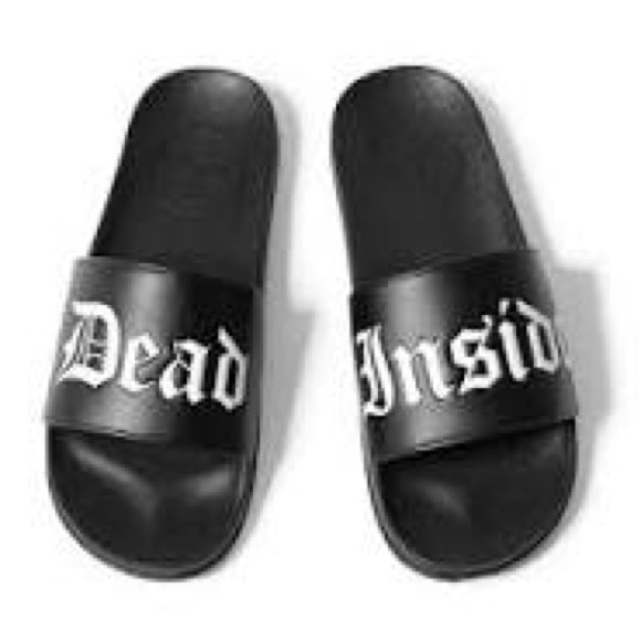 ISO dead inside blackcraft cult pool slides in a size 8.5/9 - Picture 1 of 1